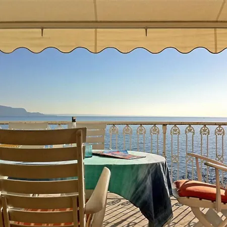 Ferienappartement Mit Privatem Strand Am Gardasee Mieten Lägenhet Gardone Riviera