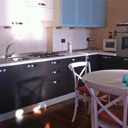 Lägenhet Ferienappartement Mit Privatem Strand Am Gardasee Mieten Gardone Riviera
