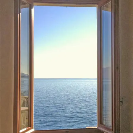 Lägenhet Ferienappartement Mit Privatem Strand Am Gardasee Mieten *