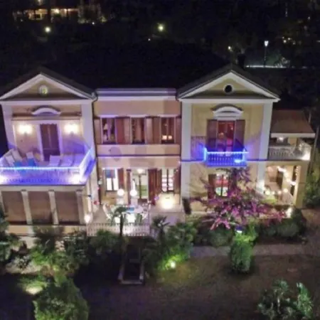 Ferienappartement Mit Privatem Strand Am Gardasee Mieten Gardone Riviera