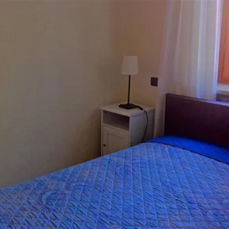 Ferienappartement Mit Privatem Strand Am Gardasee Mieten Lägenhet *