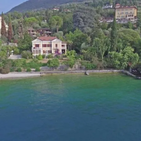 Ferienappartement Mit Privatem Strand Am Gardasee Mieten