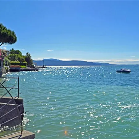 Ferienappartement Mit Privatem Strand Am Gardasee Mieten Gardone Riviera