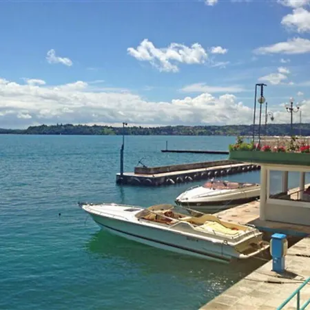 Ferienappartement Mit Privatem Strand Am Gardasee Mieten *